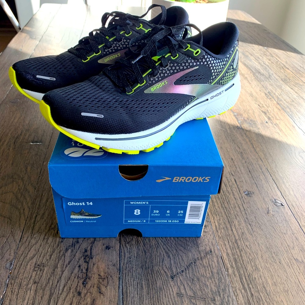 Women’s Brooks Ghost 14 size 8 Black